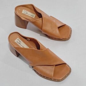 Vintage Havana Valarie Women's Tan Block Heel Sandals Size 9
